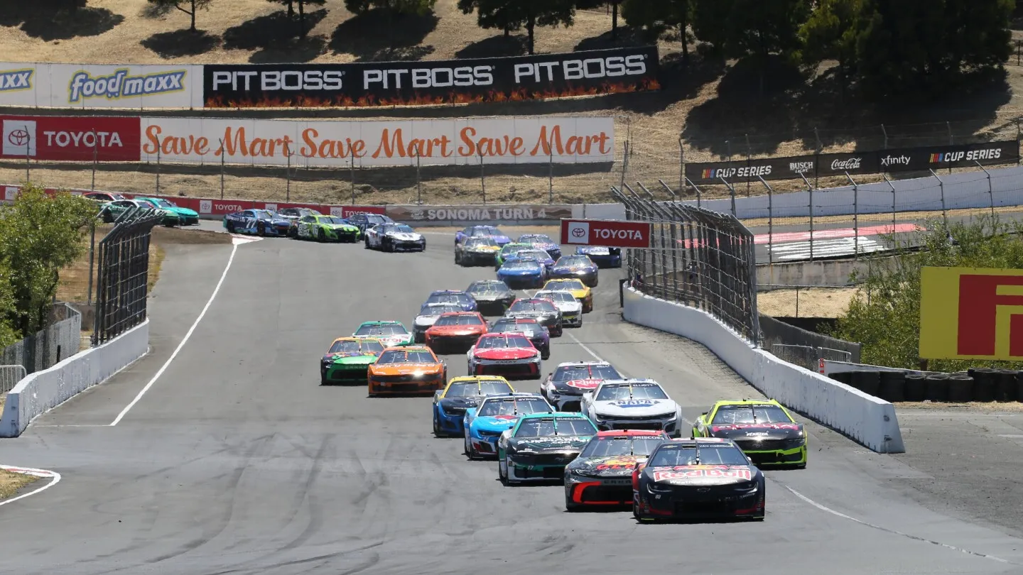 Komentar Pembalap Usai Lomba Sonoma NASCAR Cup yang Dimenangkan Shane van Gisbergen