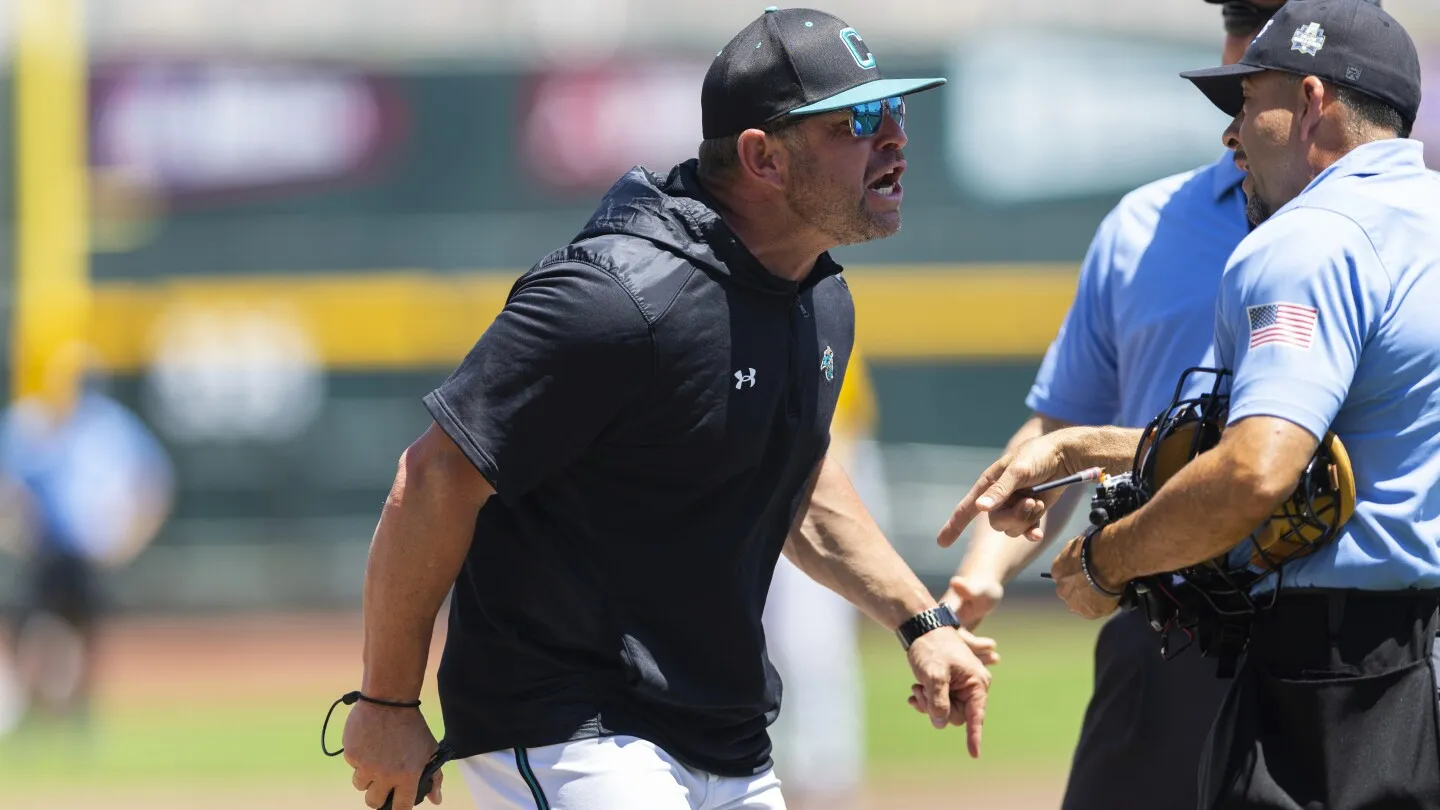 Pelatih Carolina Pesisir Sebut Pengusiran CWS Tidak Beralasan dan Dia Dituduh Salah Mendorong Umpire